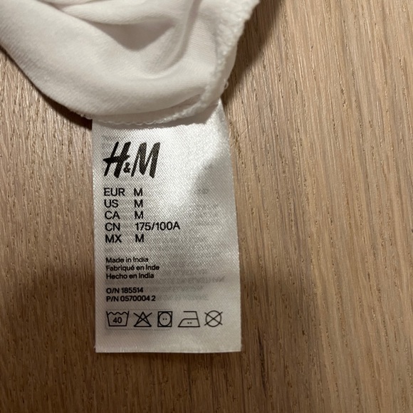 2 Men's H&M slim fit polos, size medium, blue and white - Picture 4 of 5